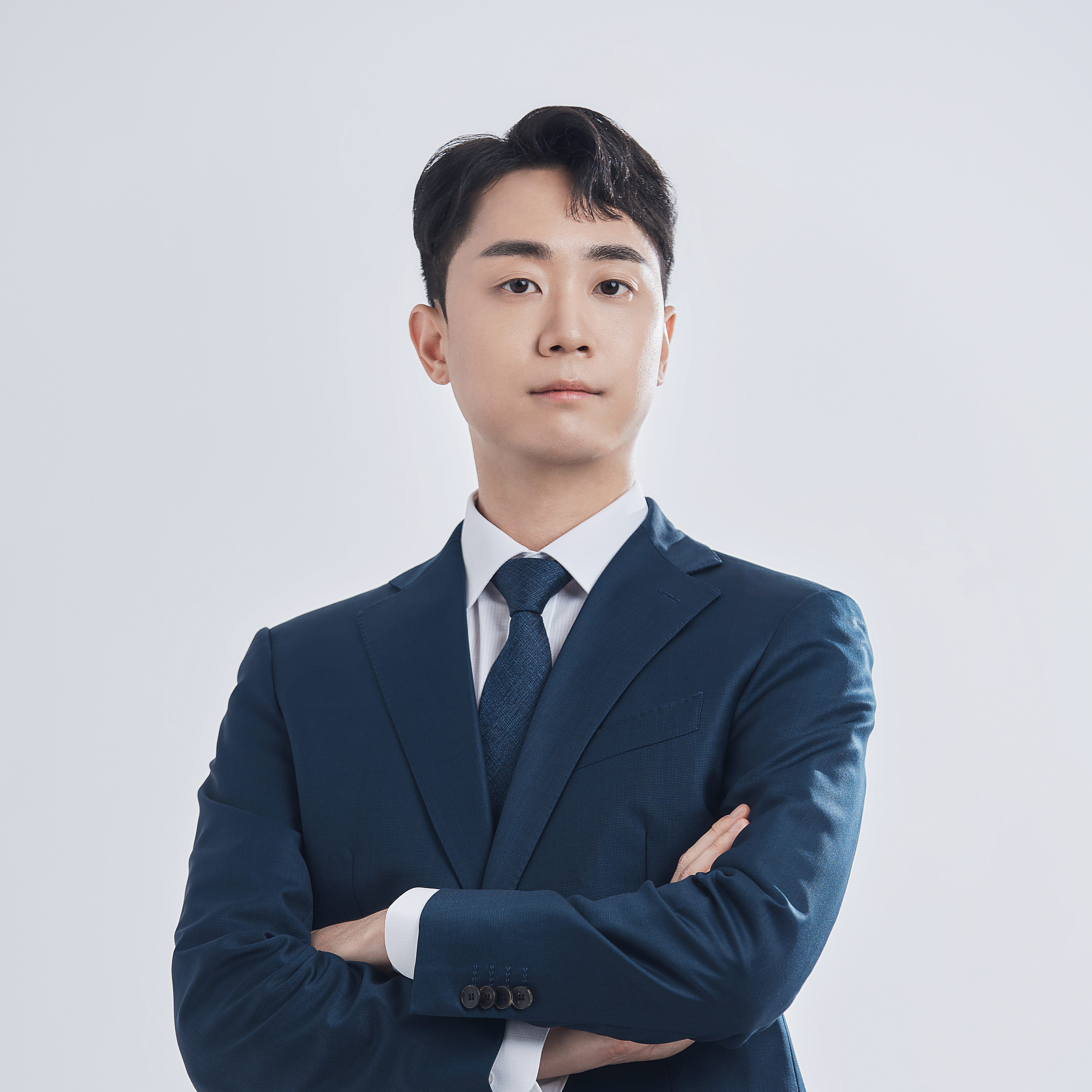 김덕환 책임 변호사 | 이혼·상속·민사·형사·보험 분야의 다분야 실무 전문가